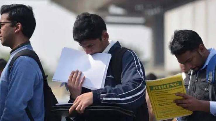 Over 32,000 Government Posts Remain Vacant in J&K Amid Soaring Unemployment unemployed swipse