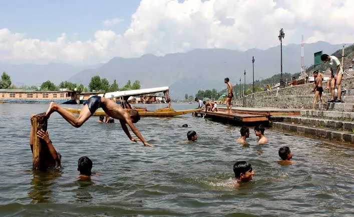 Srinagar Sizzles at 35.5°C, Hottest June Day Since 2005 hottt 11.jpeg 1